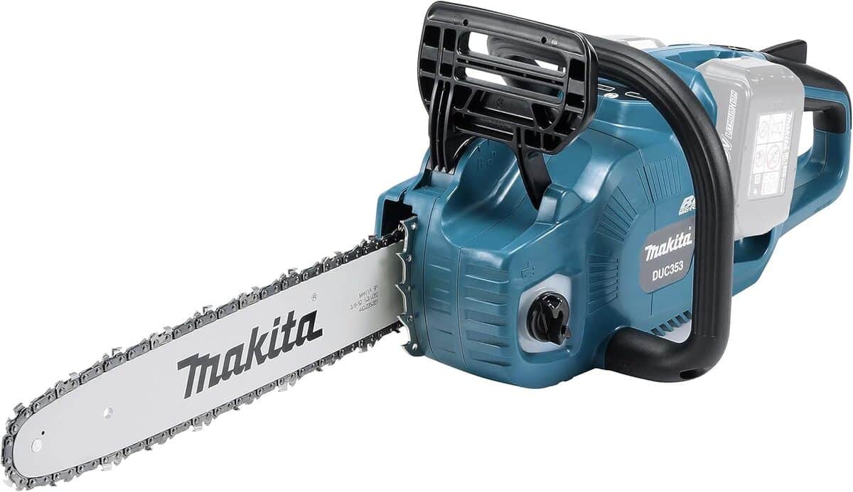 Test de la tronçonneuse Makita DUC353Z : puissance en double