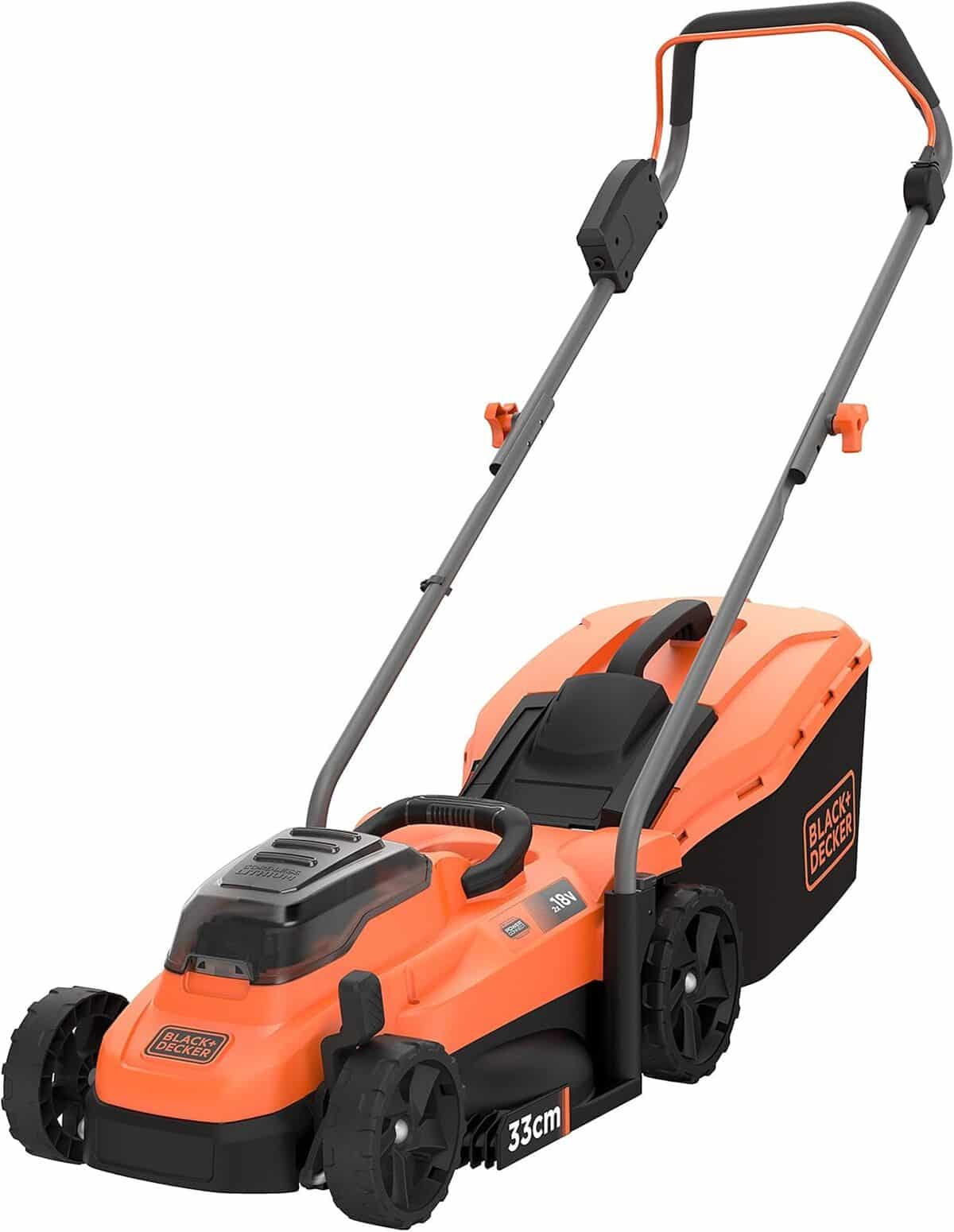 Test de la tondeuse BLACK+DECKER 18V BCMW3318L2-QW
