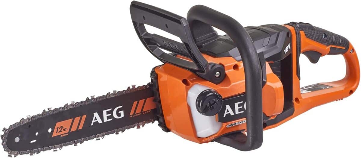 Test : tronçonneuse de charpente AEG ACS18B30-0, confort et autonomie