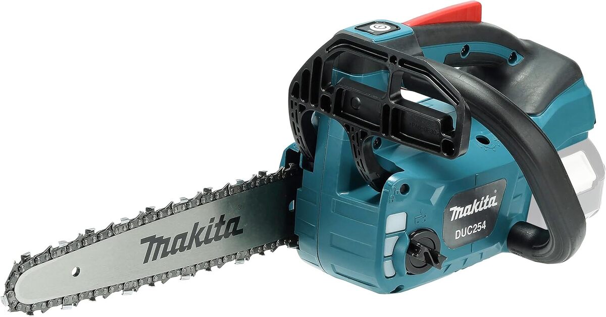 Test de la tronçonneuse batterie Makita DUC254CZ 18V