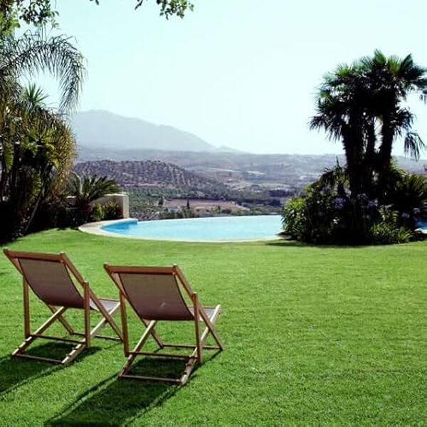 Découvrez notre test complet du gazon synthétique Decoweb Eden de 35mm : qualité, avantages et conseils sur le rouleau 2x11m pour un jardin parfait